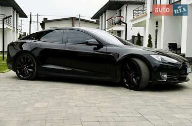 Лифтбек Tesla Model S 2016 в 
