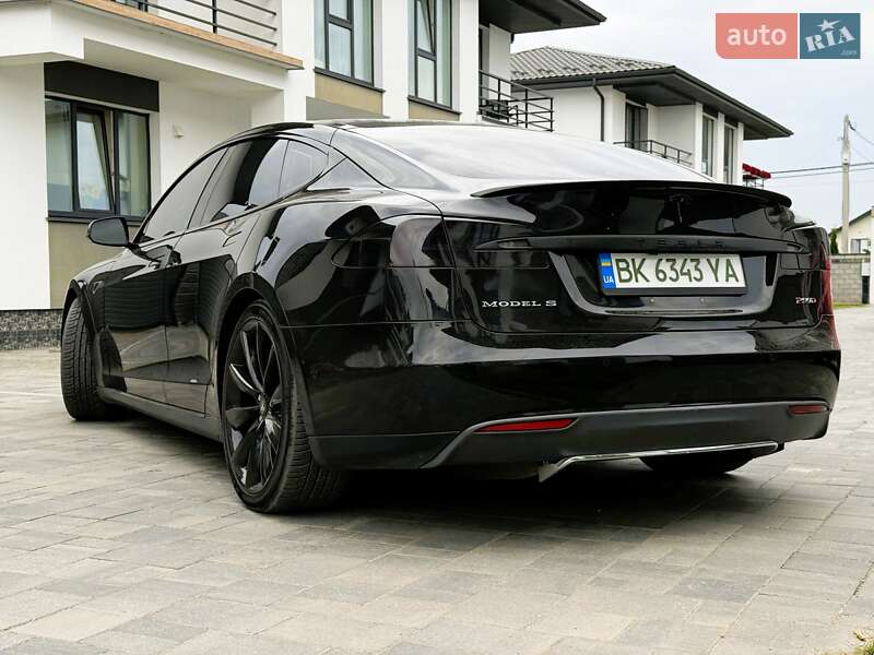 Лифтбек Tesla Model S 2016 в Ровно фото 10 Лифтбек Tesla Model S 2016 в Ровно