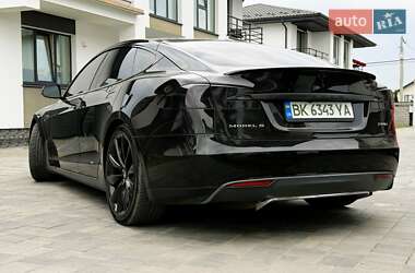 Лифтбек Tesla Model S 2016 в 