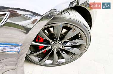 Лифтбек Tesla Model S 2016 в 
