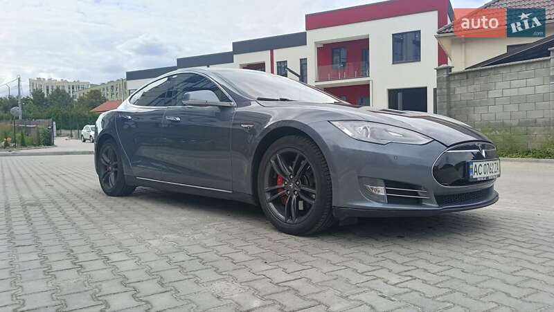 Ліфтбек Tesla Model S 2014 в Рівному