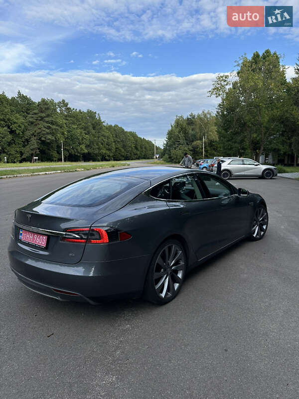 Ліфтбек Tesla Model S 2014 в Рівному