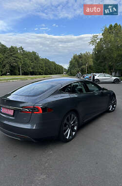 Лифтбек Tesla Model S 2014 в 