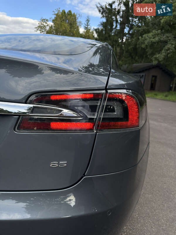 Ліфтбек Tesla Model S 2014 в Рівному