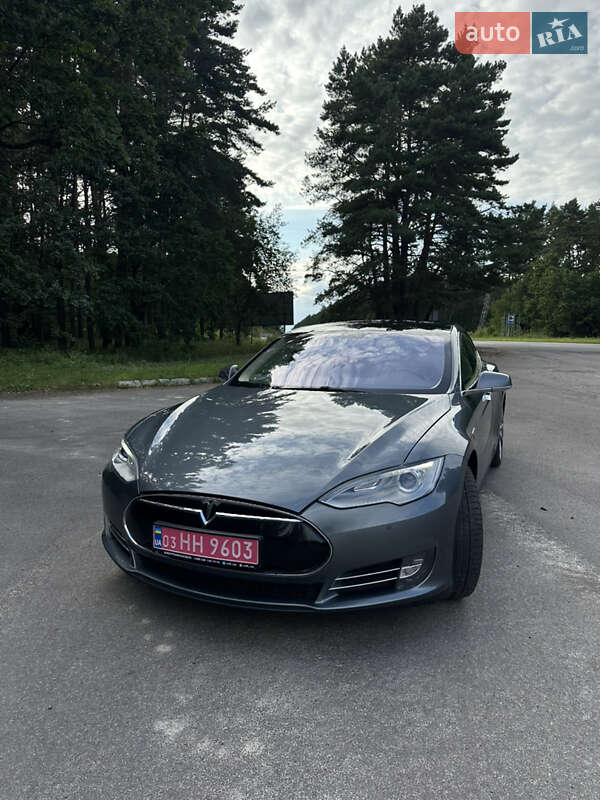 Ліфтбек Tesla Model S 2014 в Рівному