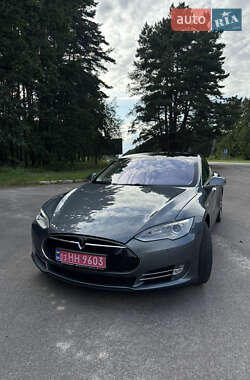 Лифтбек Tesla Model S 2014 в 