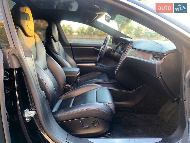 Ліфтбек Tesla Model S 2019 в Мукачевому