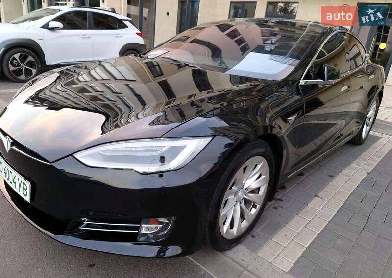 Ліфтбек Tesla Model S 2019 в Мукачевому