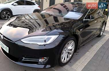 Лифтбек Tesla Model S 2019 в 