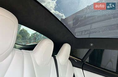 Лифтбек Tesla Model S 2017 в 
