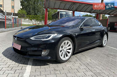 Лифтбек Tesla Model S 2017 в Львове