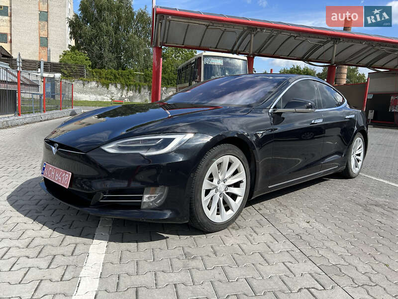 Лифтбек Tesla Model S 2017 в 