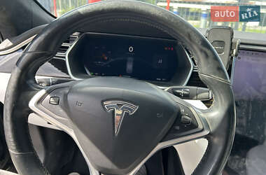 Лифтбек Tesla Model S 2017 в 