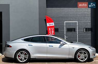 Лифтбек Tesla Model S 2013 в 