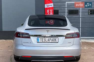 Лифтбек Tesla Model S 2013 в 
