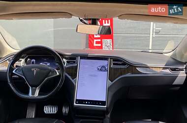 Лифтбек Tesla Model S 2013 в 
