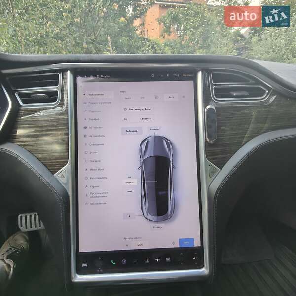 Лифтбек Tesla Model S 2016 в Виннице