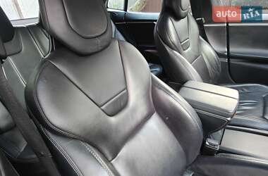 Лифтбек Tesla Model S 2016 в 