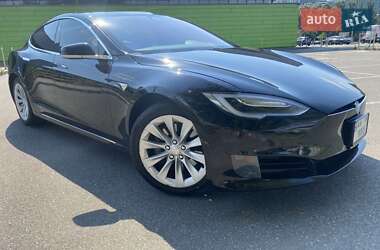 Ліфтбек Tesla Model S 2016 в Києві