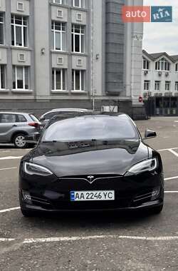 Лифтбек Tesla Model S 2020 в Киеве