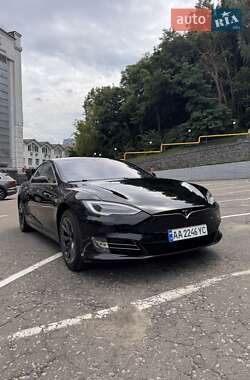 Ліфтбек Tesla Model S 2020 в 