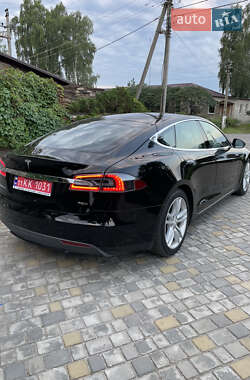Ліфтбек Tesla Model S 2015 в 