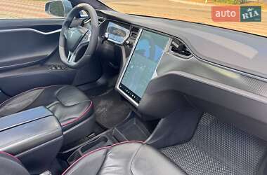 Лифтбек Tesla Model S 2013 в 