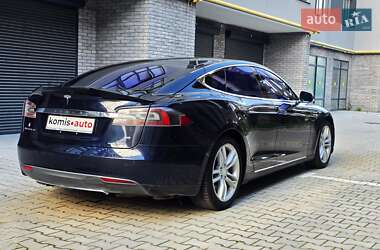 Лифтбек Tesla Model S 2014 в 