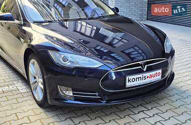Лифтбек Tesla Model S 2014 в 