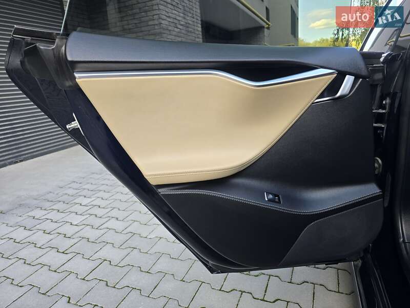 Ліфтбек Tesla Model S 2014 в Хмельницькому