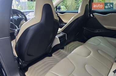 Лифтбек Tesla Model S 2014 в 