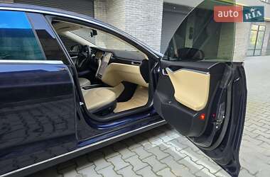 Лифтбек Tesla Model S 2014 в 