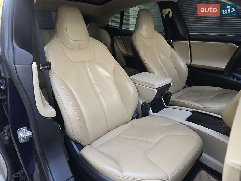 Ліфтбек Tesla Model S 2014 в Хмельницькому