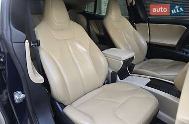 Лифтбек Tesla Model S 2014 в 