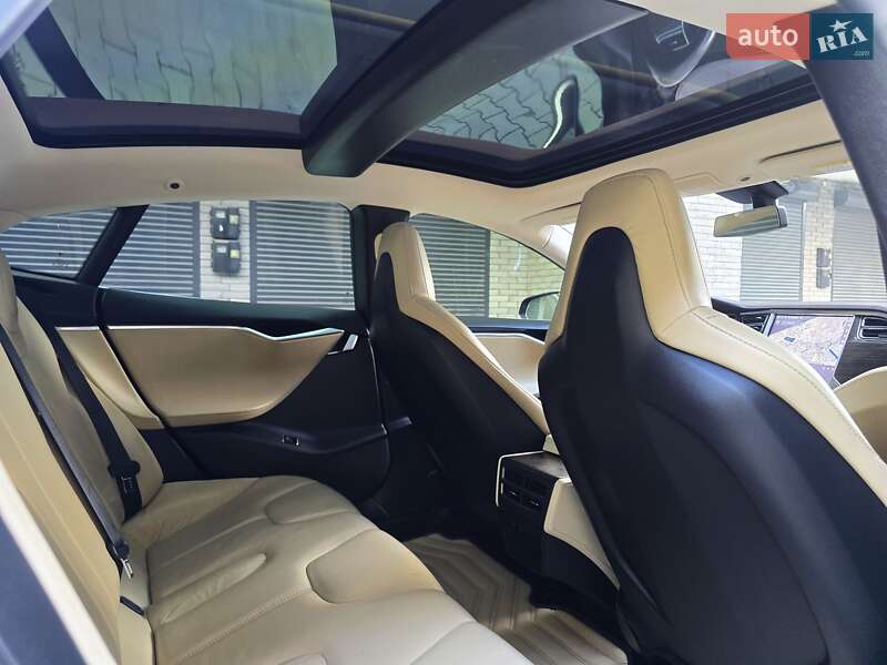 Ліфтбек Tesla Model S 2014 в Хмельницькому