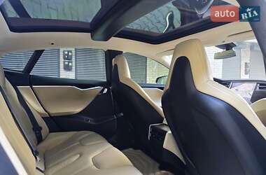 Лифтбек Tesla Model S 2014 в 