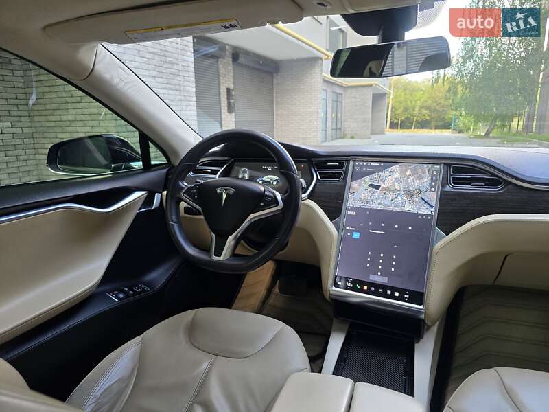 Ліфтбек Tesla Model S 2014 в Хмельницькому