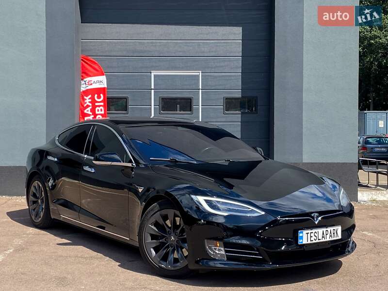 Лифтбек Tesla Model S 2020 в 