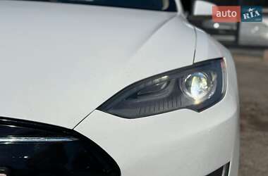 Лифтбек Tesla Model S 2013 в 