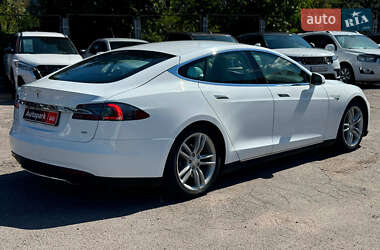Лифтбек Tesla Model S 2013 в 