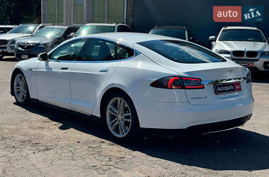 Лифтбек Tesla Model S 2013 в 