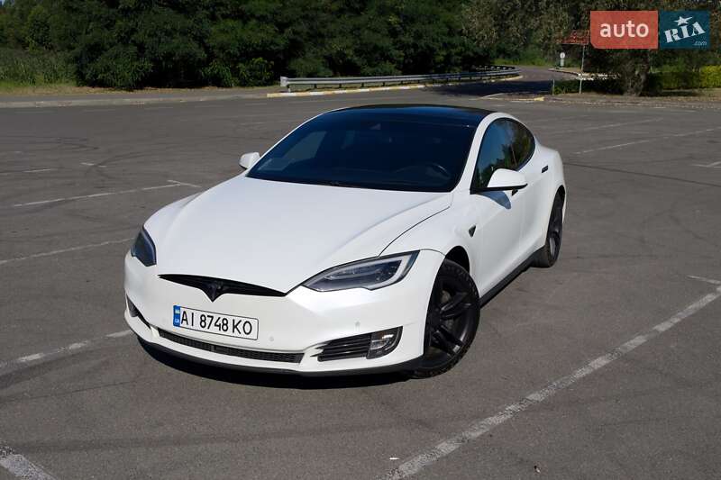 Tesla Model S 2015