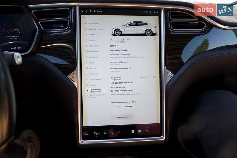 Лифтбек Tesla Model S 2015 в Ирпене