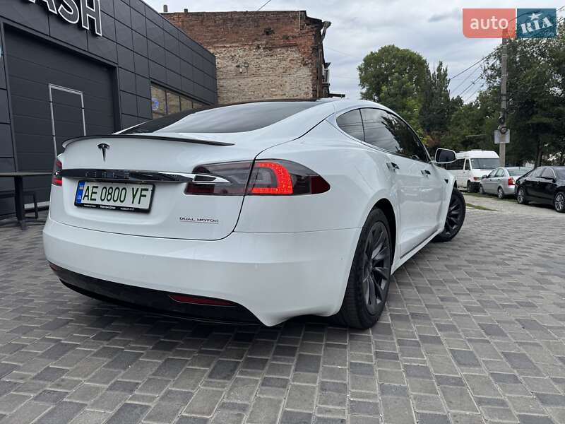 Ліфтбек Tesla Model S 2020 в Дніпрі