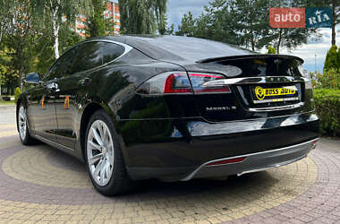 Лифтбек Tesla Model S 2013 в 