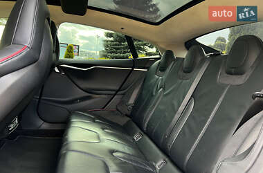 Лифтбек Tesla Model S 2013 в 