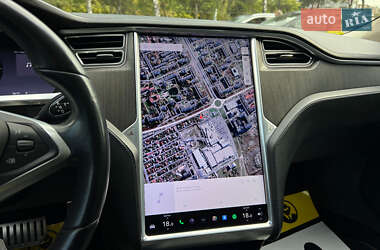 Лифтбек Tesla Model S 2013 в 