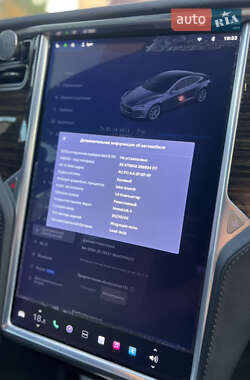 Лифтбек Tesla Model S 2014 в 