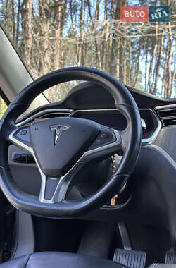 Лифтбек Tesla Model S 2013 в 
