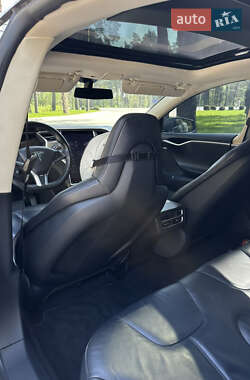 Лифтбек Tesla Model S 2013 в 